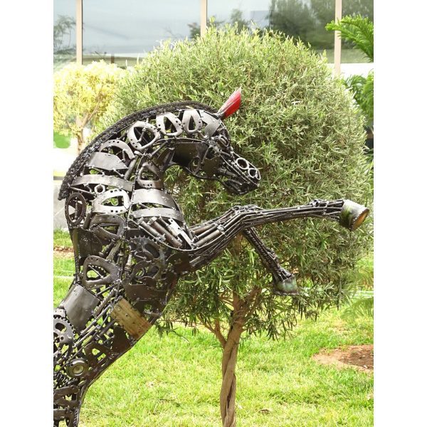 Metal art sculptureMetal art sculpture